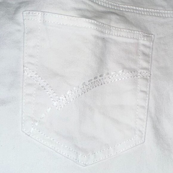 Suzanne Betro*Accented Ankle White Denim Jeans - Picture 7 of 10